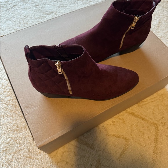 Just fab Red Ankle Suede Booties - Picture 8 of 10